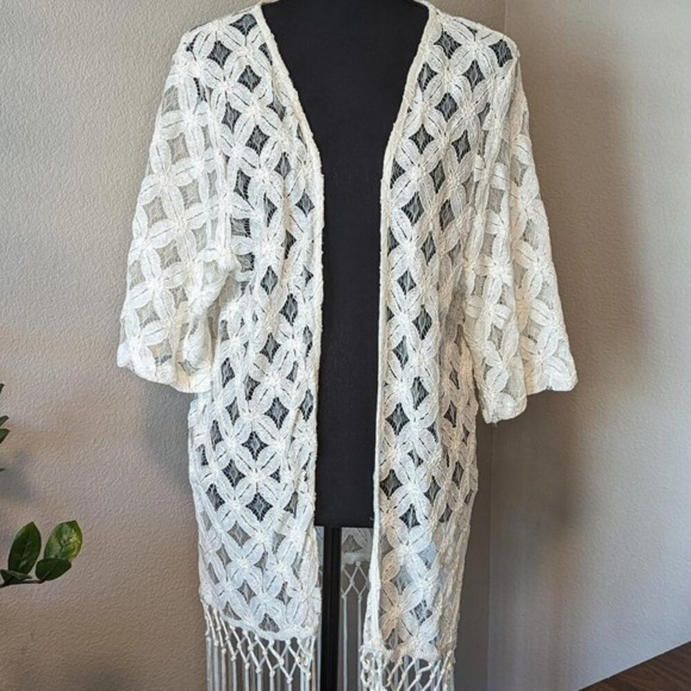 See You Monday White Lace Kimono‎